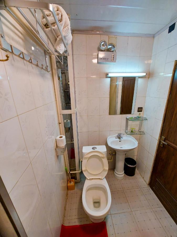 Hotel Relax Киншаса Экстерьер фото